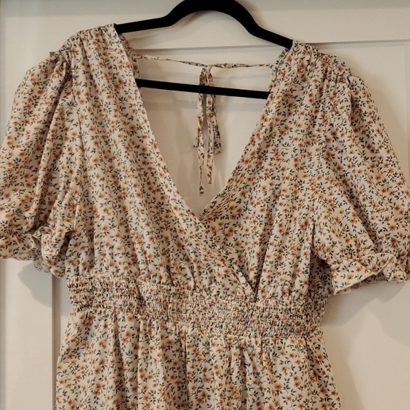 Flowy print dress w/puff ruffle sleeves, open back w/ tie detail - Picture 2 of 4